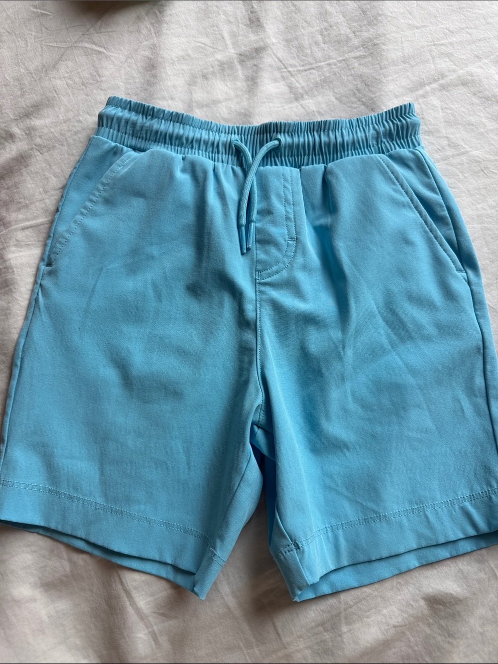 Vineyard vines performance shorts size 6